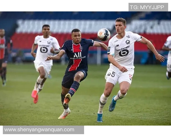 法甲劲旅里昂因拖欠款项遭欧足联和FIFA警告面临降级危机